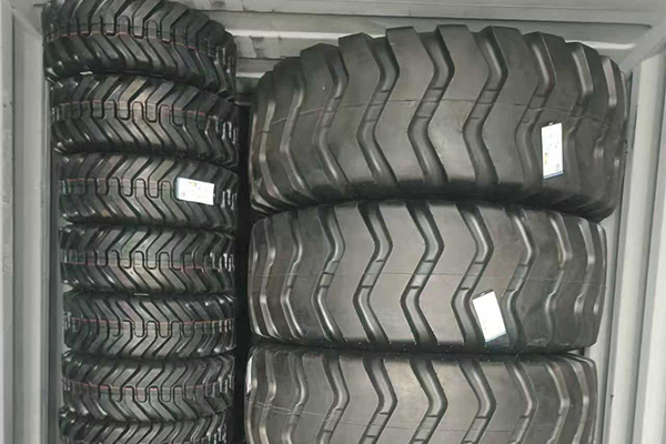 Neumáticos de ingeniería + neumáticos para camiones enviados a Arabia Saudita